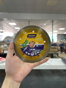 luoi-cat-da-nang-dung-trong-thi-cong