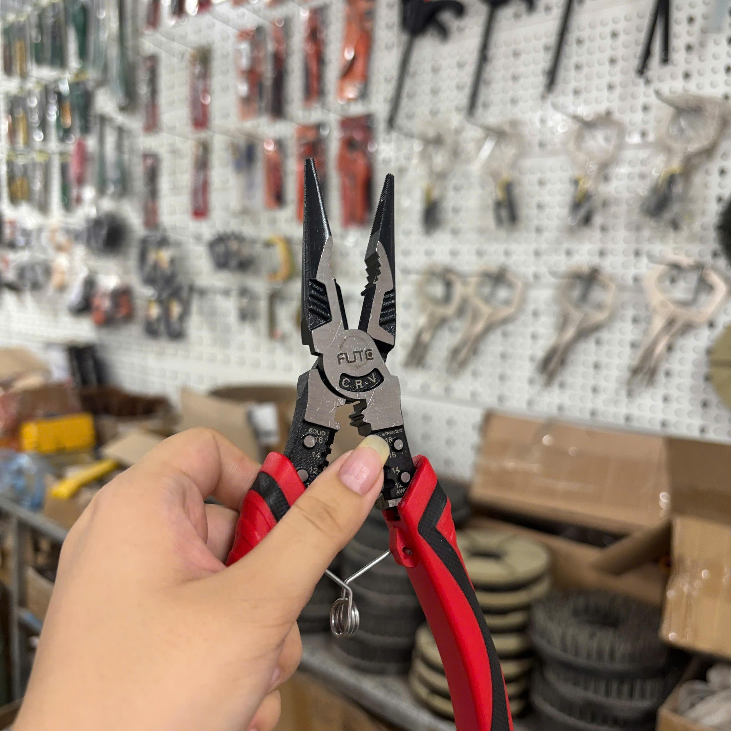 Kìm Cắt Điện 9 Trong 1 – Mỏ Nhọn, Đa Năng, Cắt – Bấm – Tuốt – Siết Dây - Ảnh 6