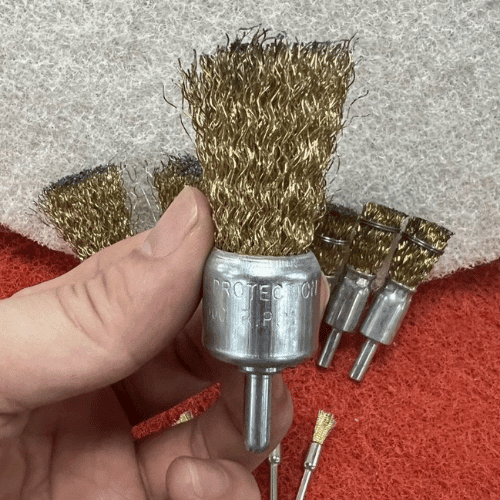 Chổi Đánh Gỉ Sắt Thép Kim Loại 2
